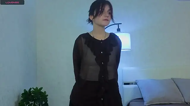 NyraVesperis online show from 04/06/26, 06:36