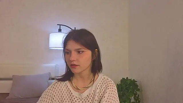 NyraVesperis online show from 04/18/26, 06:39
