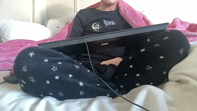 ijustturned18today online show from 02/14/26, 09:39