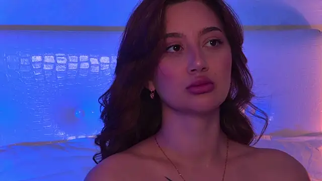 LucieBliss online show from 04/23/26, 03:36