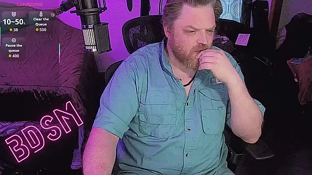 Snapshot of Bi_Master_Mack chatting on 02/28/26, 05:25 Bi Master Mack online show from 02/28/26, 05:25