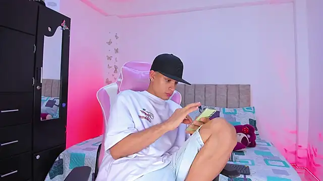 Snapshot of Michael_Jordan_zz chatting on 03/20/26, 03:00 Michael Jordan zz online show from 03/20/26, 03:00