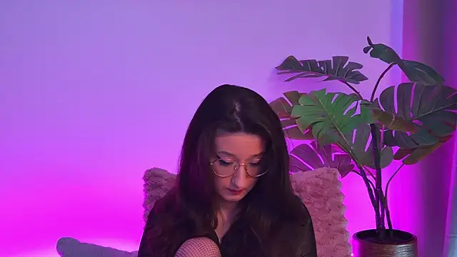 TheaMalekoo online show from 03/26/26, 07:47