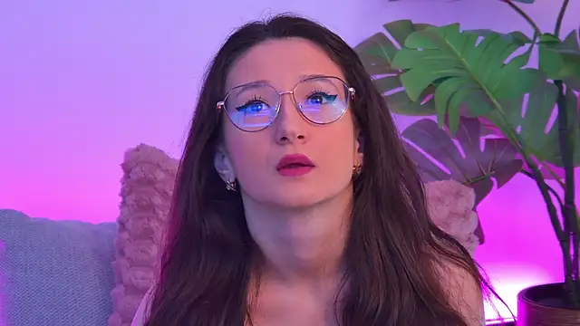 TheaMalekoo online show from 04/24/26, 06:49