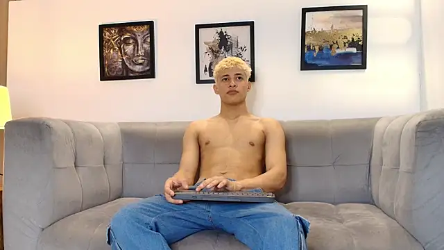 YOUNG GUYS1 online show from 03/25/26, 07:58