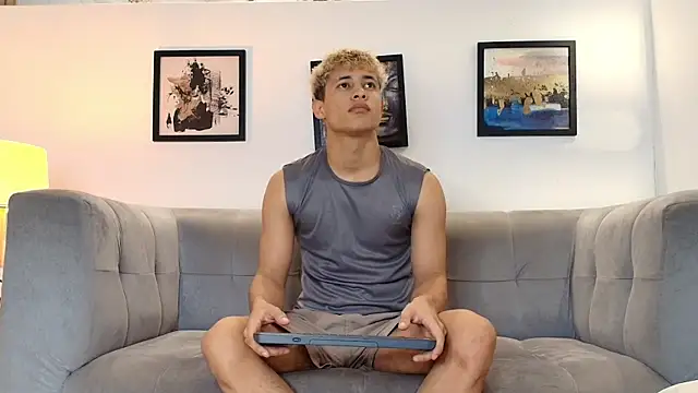 YOUNG GUYS1 online show from 04/24/26, 07:22