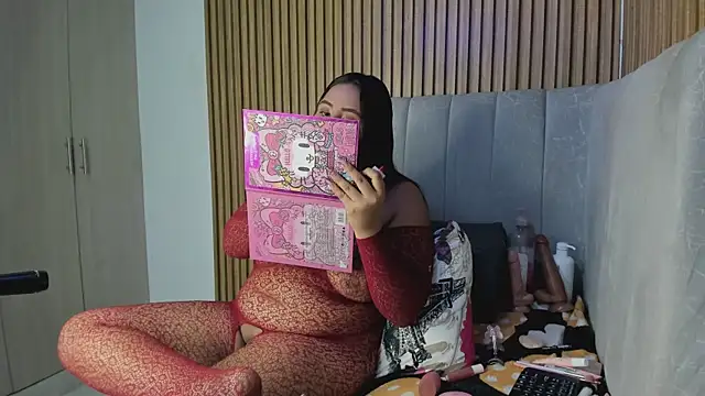 Snapshot of TiifanyGrey chatting on 01/13/26, 03:01 TiifanyGrey online show from 01/13/26, 03:01