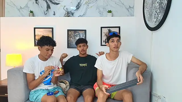 Snapshot of SWEET_RABBIT1 chatting on 12/14/25, 06:23 SWEET RABBIT1 online show from 12/14/25, 06:23