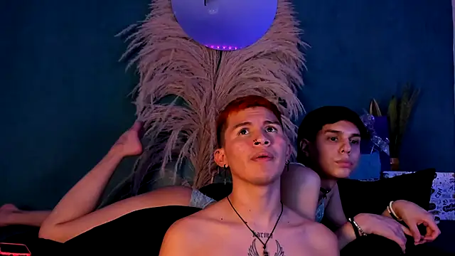 Snapshot of DeeQuinn_Blaze chatting on 12/17/25, 08:04 DeeQuinn Blaze online show from 12/17/25, 08:04