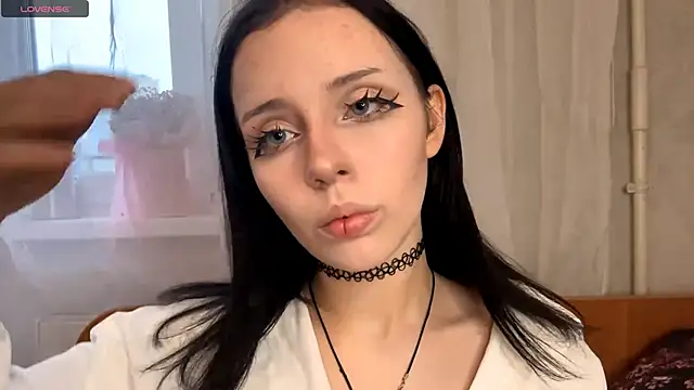 Eva blo0m online show from 12/15/25, 09:02