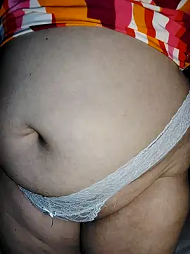 Snapshot of alexacurvy05 chatting on 02/17/26, 10:49 alexacurvy05 online show from 02/17/26, 10:49