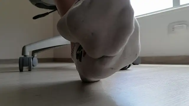 Feetbeth online show from 04/22/26, 06:31