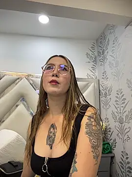 Snapshot of Annyhathatway chatting on 03/27/26, 09:14 Annyhathatway online show from 03/27/26, 09:14