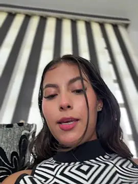 Valeria-escobar online show from 04/19/26, 01:54