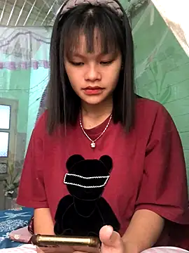 Snapshot of Pege-nii chatting on 12/17/25, 05:57 Pege-nii online show from 12/17/25, 05:57