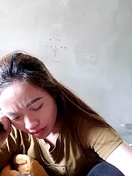 little-effy online show from 04/23/26, 05:52