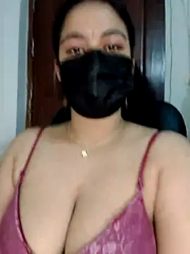 nosrat014 online show from 04/12/26, 12:59