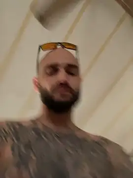 kingNQueen1211 online show from 04/22/26, 09:27