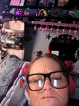 Snapshot of MidnightSeducer@xh chatting on 02/05/26, 11:04 MidnightSeducerxh online show from 02/05/26, 11:04