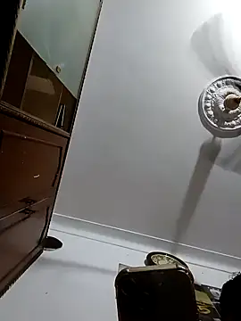 kusbu0077 online show from 04/22/26, 11:45