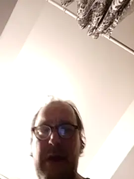 Snapshot of Olivassl22 chatting on 02/18/26, 10:50 Olivassl22 online show from 02/18/26, 10:50