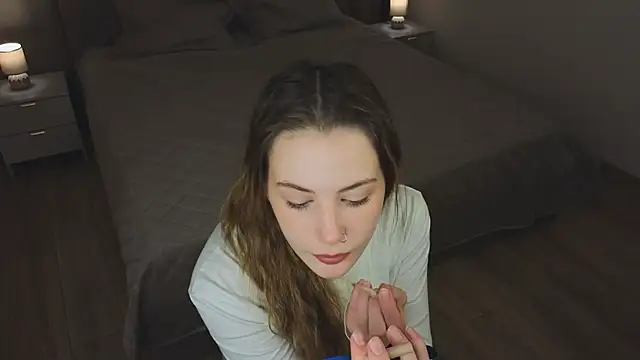 Snapshot of LouieRemeder chatting on 12/14/25, 04:18 LouieRemeder online show from 12/14/25, 04:18