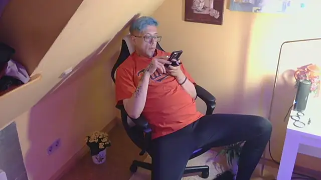 AskAveryAnything online show from 04/23/26, 09:50