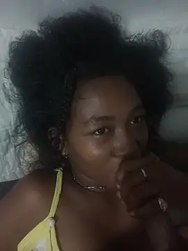 SkinnyAndBrunette online show from 12/21/25, 09:22