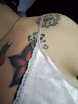 Divine Pouvoir online show from 01/11/26, 11:37