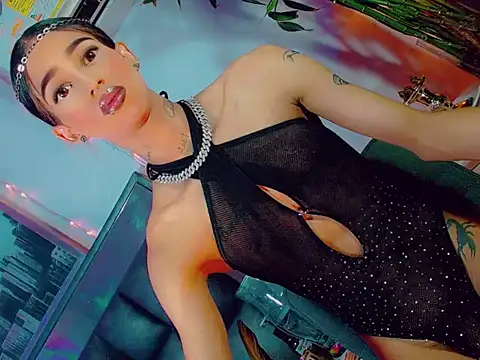 agathaferrer3 online show from 04/15/26, 05:31