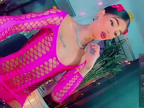 agathaferrer3 online show from 04/18/26, 10:41