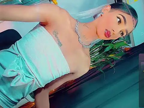 agathaferrer3 online show from 04/23/26, 03:30