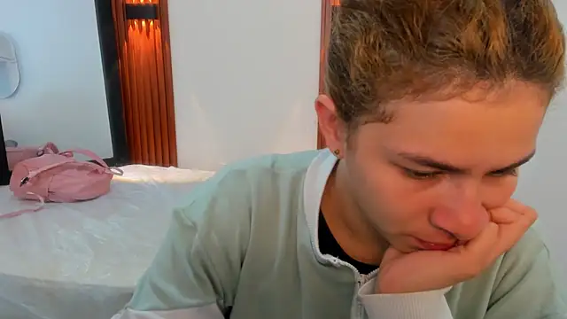 VivianOwen9 online show from 02/02/26, 11:42