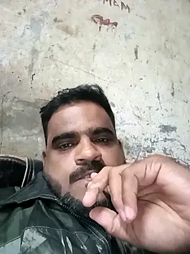 Snapshot of the_7inch_guy chatting on 12/14/25, 02:55 the 7inch guy online show from 12/14/25, 02:55