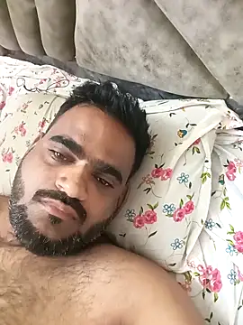 Snapshot of the_7inch_guy chatting on 12/16/25, 01:10 the 7inch guy online show from 12/16/25, 01:10