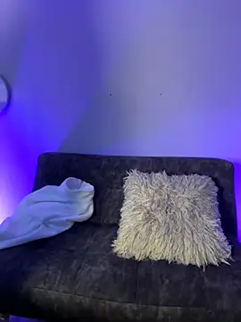 Lunaclarx online show from 12/18/25, 12:11