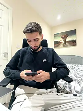 Juliann69Ramiro online show from 01/05/26, 07:39