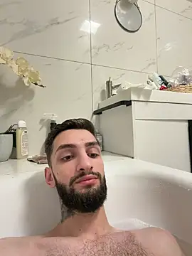 Juliann69Ramiro online show from 01/31/26, 09:35