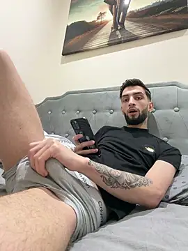 Juliann69Ramiro online show from 02/17/26, 09:43