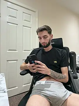 Juliann69Ramiro online show from 02/25/26, 09:24