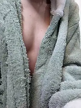 Snapshot of yasmina2020 chatting on 01/07/26, 10:07 yasmina2020 online show from 01/07/26, 10:07