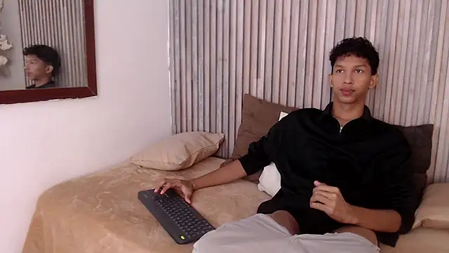 Snapshot of SmoothAlpha_ chatting on 01/08/26, 02:19 SmoothAlpha online show from 01/08/26, 02:19