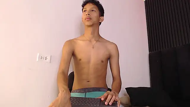 Snapshot of SmoothAlpha_ chatting on 02/12/26, 02:45 SmoothAlpha online show from 02/12/26, 02:45