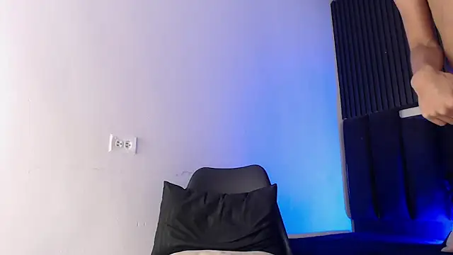 Snapshot of SmoothAlpha_ chatting on 02/19/26, 02:46 SmoothAlpha online show from 02/19/26, 02:46