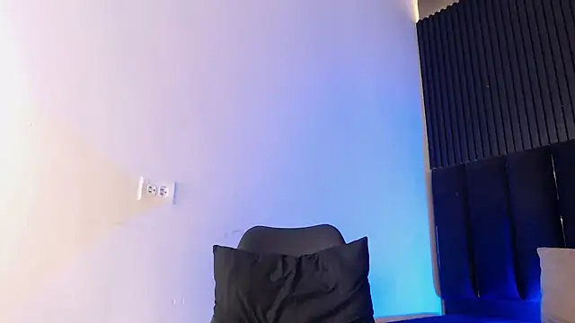 Snapshot of SmoothAlpha_ chatting on 02/23/26, 02:36 SmoothAlpha online show from 02/23/26, 02:36