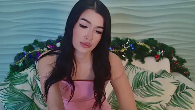 LittleMia- online show from 12/17/25, 10:38