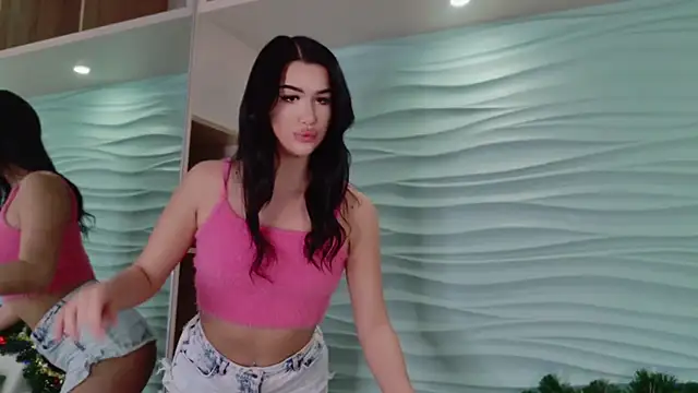 LittleMia- online show from 12/20/25, 10:17