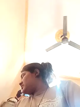 Snapshot of Big-figar chatting on 12/15/25, 08:40 Big-figar online show from 12/15/25, 08:40