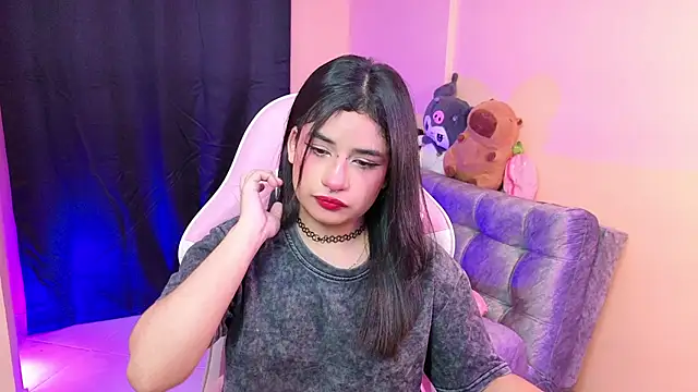 Snapshot of bonnieTaylor1 chatting on 12/18/25, 04:40 bonnieTaylor1 online show from 12/18/25, 04:40