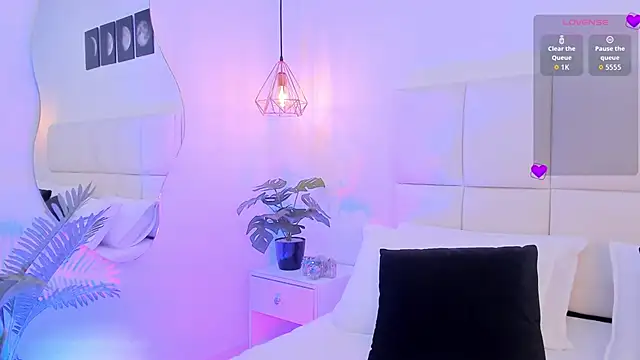  Stephany lee online show from 04/24/26, 05:43